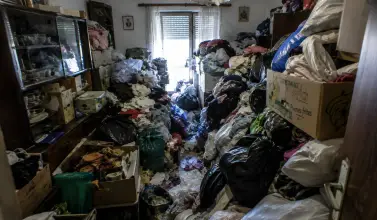 Stark verschmutzte Wohnung reinigen: Ablauf und Vorbereitung