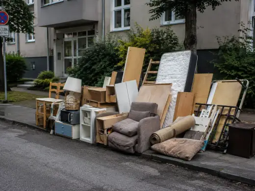 Möbel aus Keller und Dachboden abholen lassen