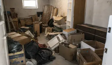 In Iserlohn verwahrloste Räume ausräumen und Hausrat abtransportieren